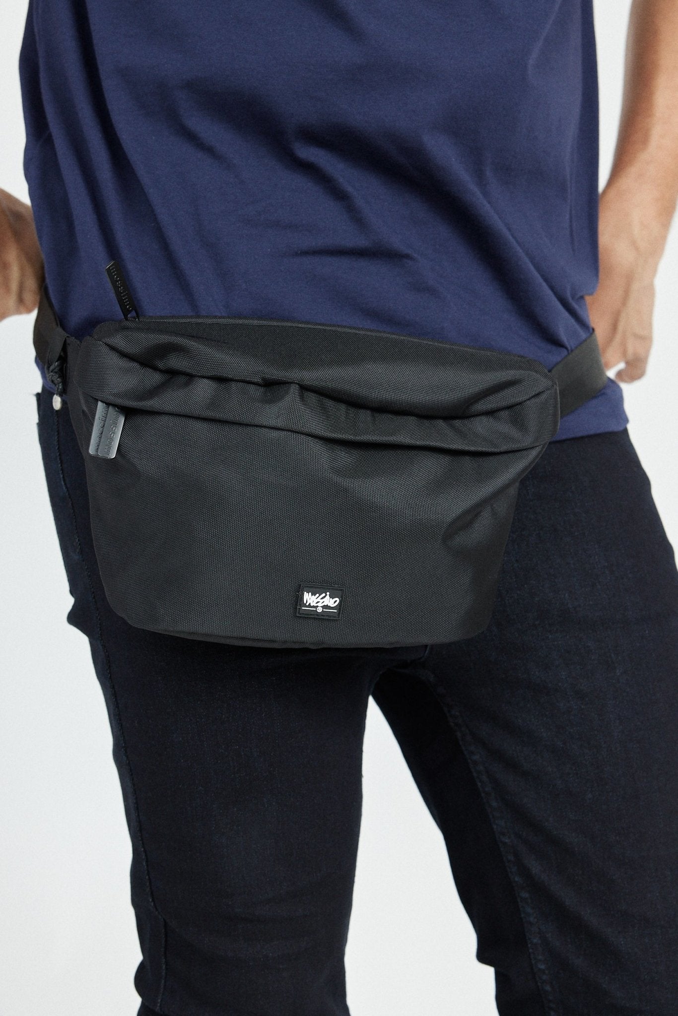 Mossimo Crossbody Bag w/ Adjustable Straps... - Depop